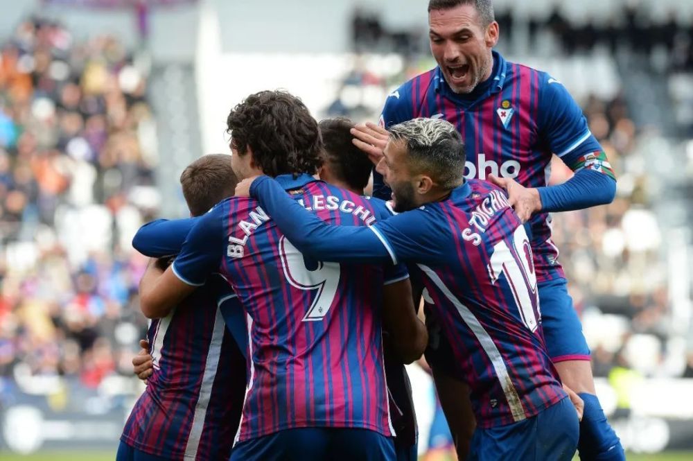 随着比赛的 随着比赛的